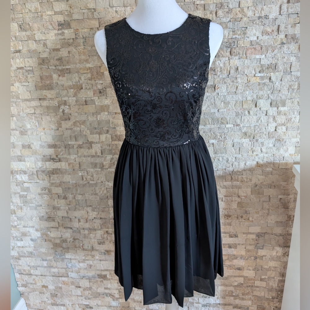 Backless Black Sequin Bodice Chiffon Mini Party Dress Sz 2 LBD Cocktail